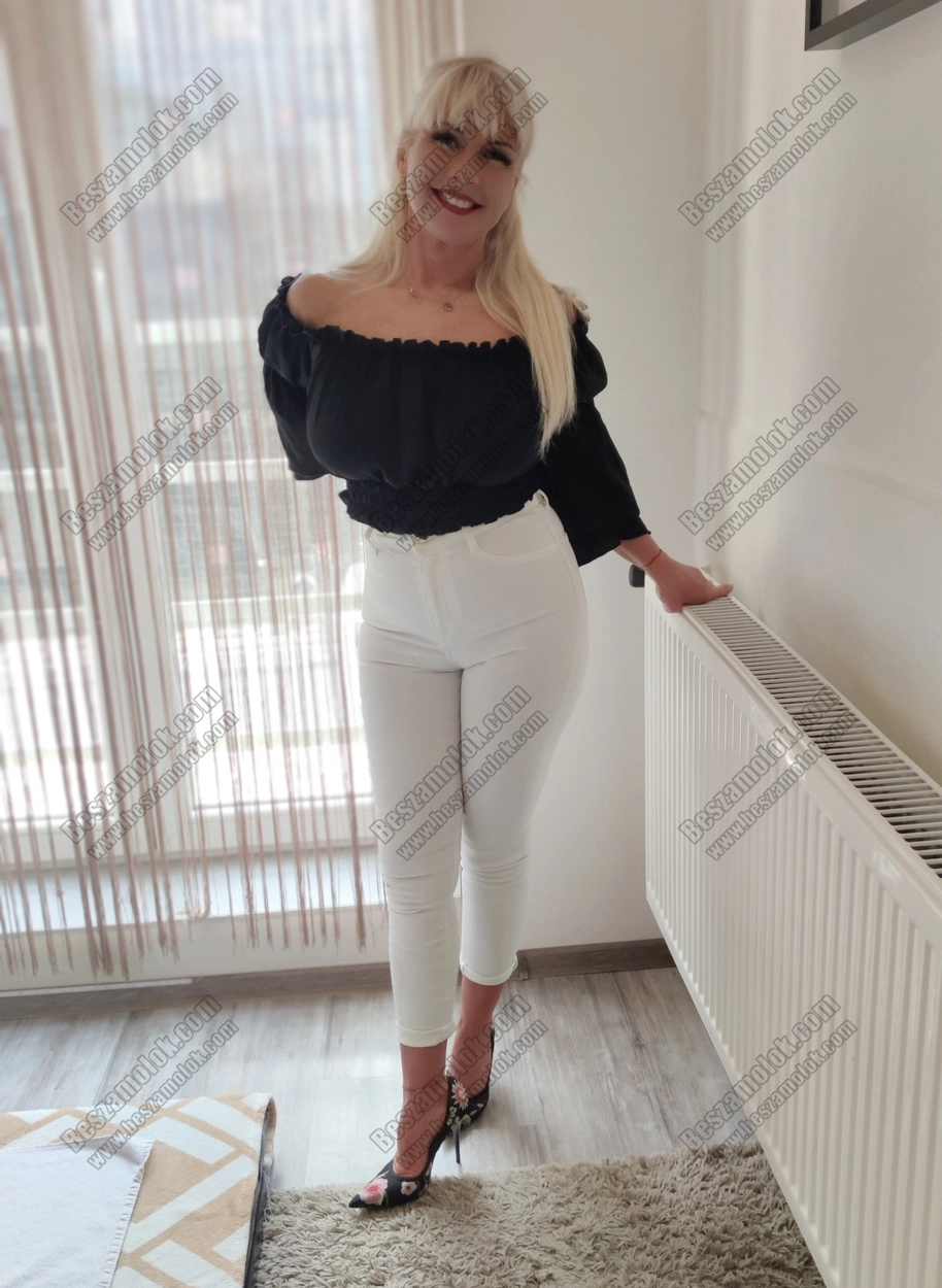 Dóri - +36 20 453 4927 - erotikus csuszkamasszazs foto